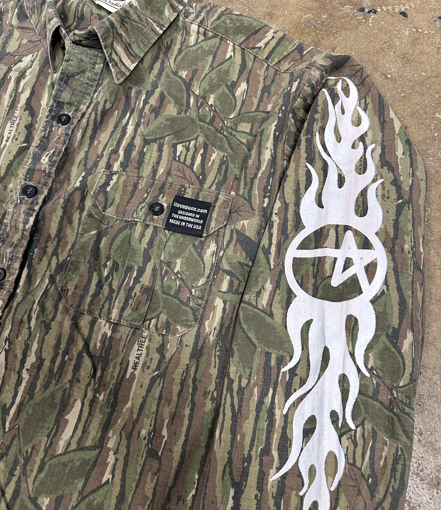 XL : FLAMES OF HELL CAMO SHIRT