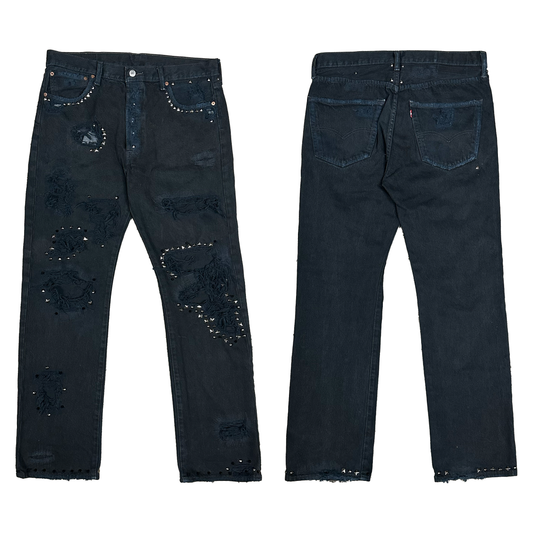 34 X 32 : THRASHED AND REPAIRED DENIM