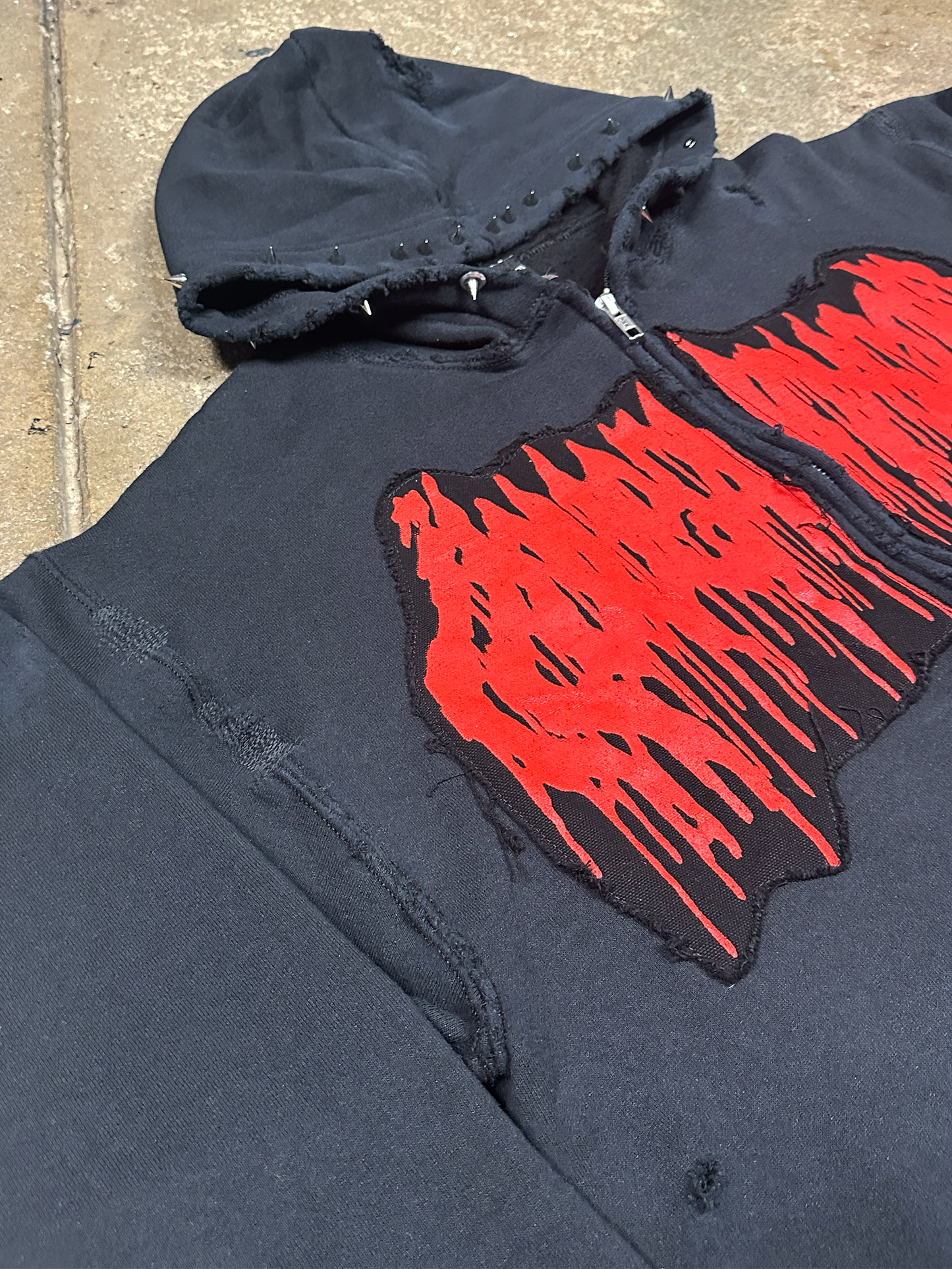 M : THRASHED & REPAIRED GORE ZIP UP