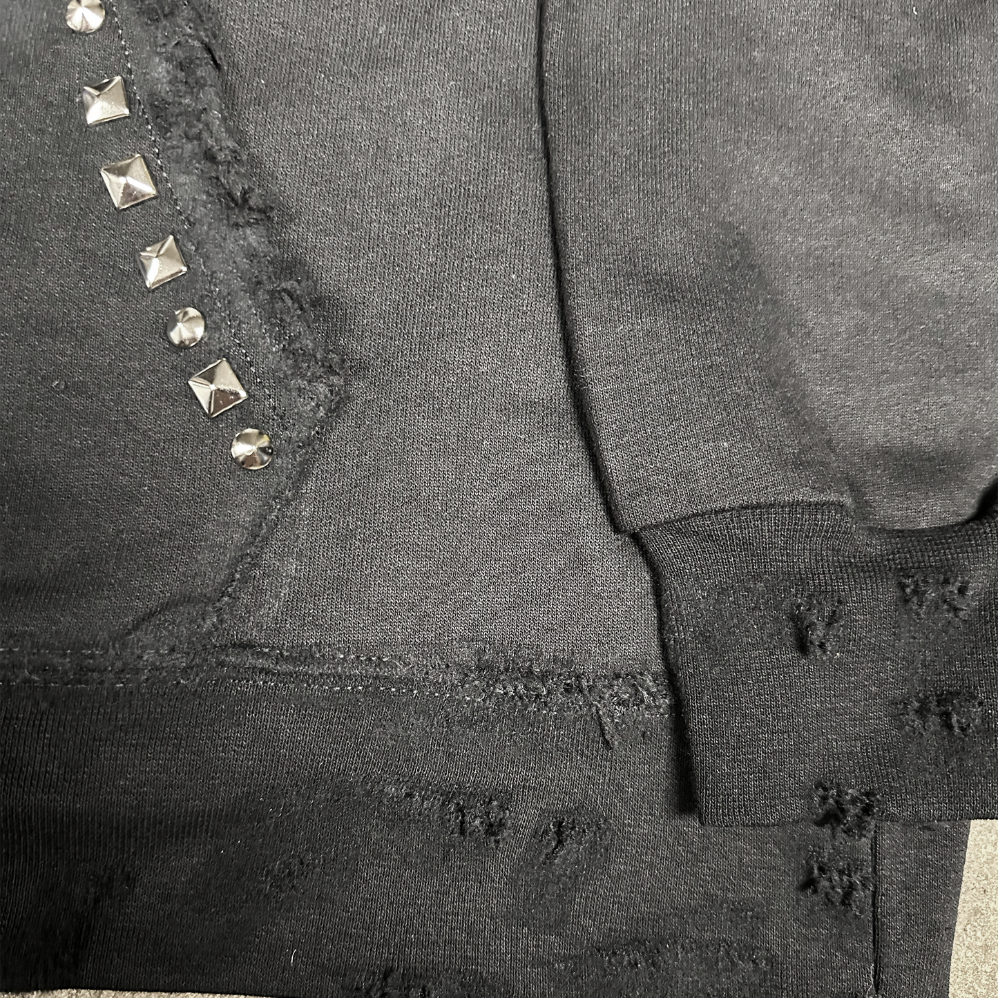 XL : THRASHED 3SUM HOODIE