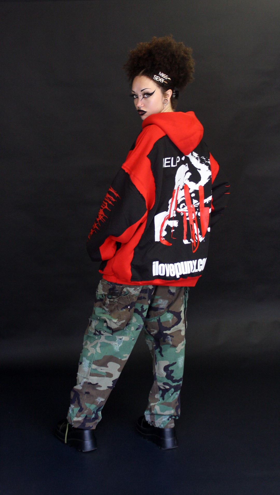 2X / XL : DOUBLE LAYER VIOLENCE HOODIE