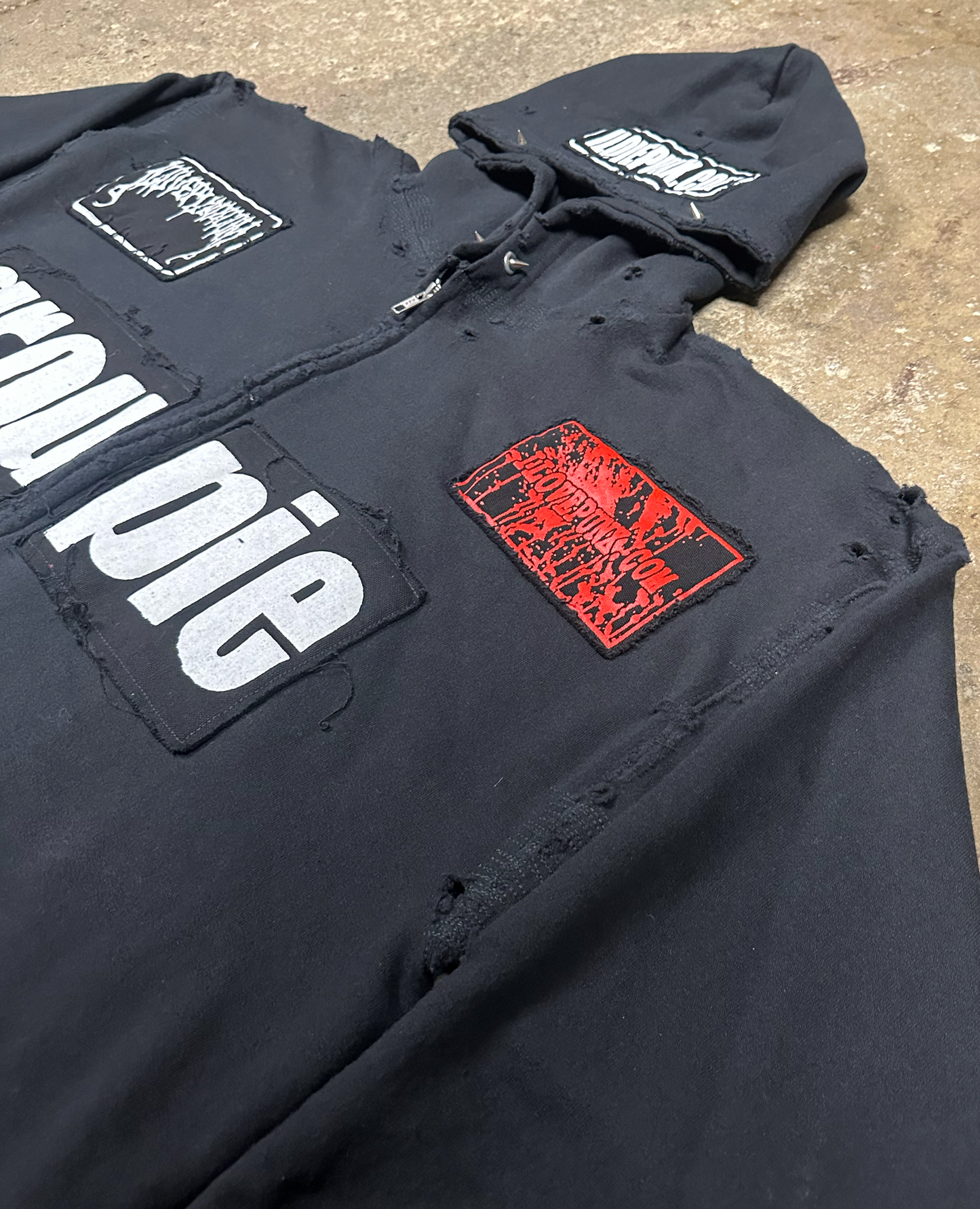 XL : THRASHED & REPAIRED ROCKSTAR HOODIE