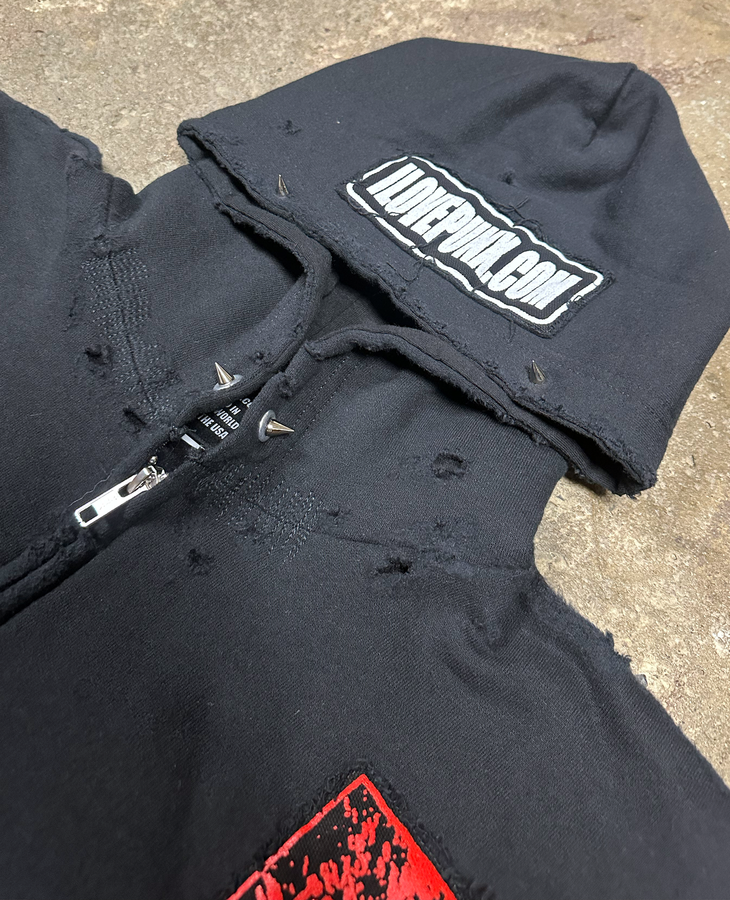 XL : THRASHED & REPAIRED ROCKSTAR HOODIE