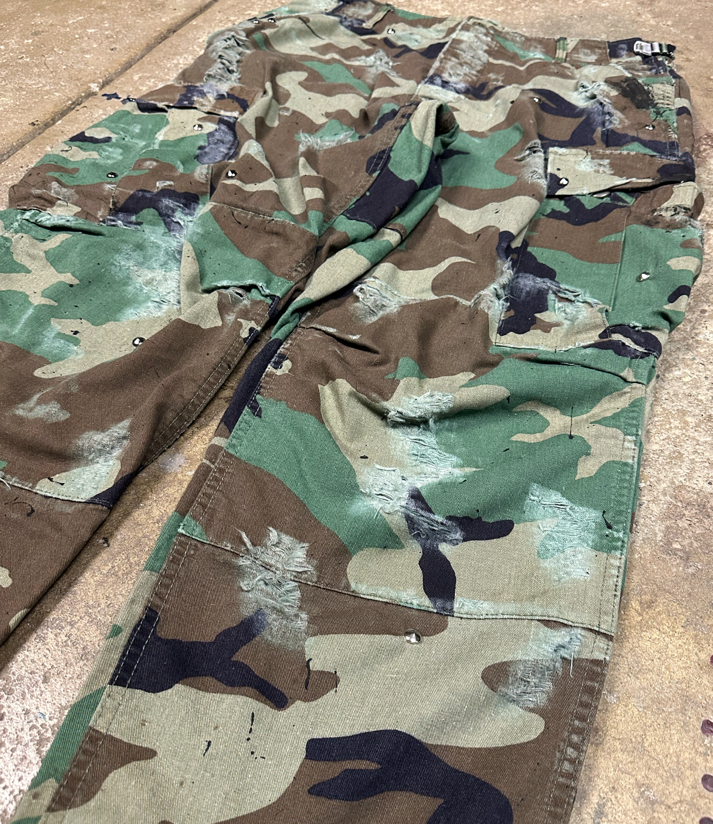 32 X 32 : DIAMOND CAMO CARGOS