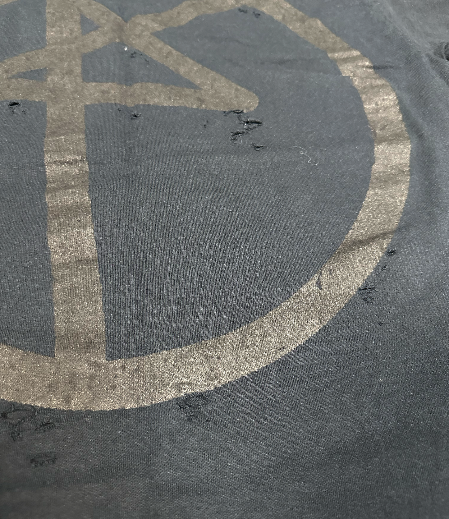 M : THRASHED DBG X PUNX TEE