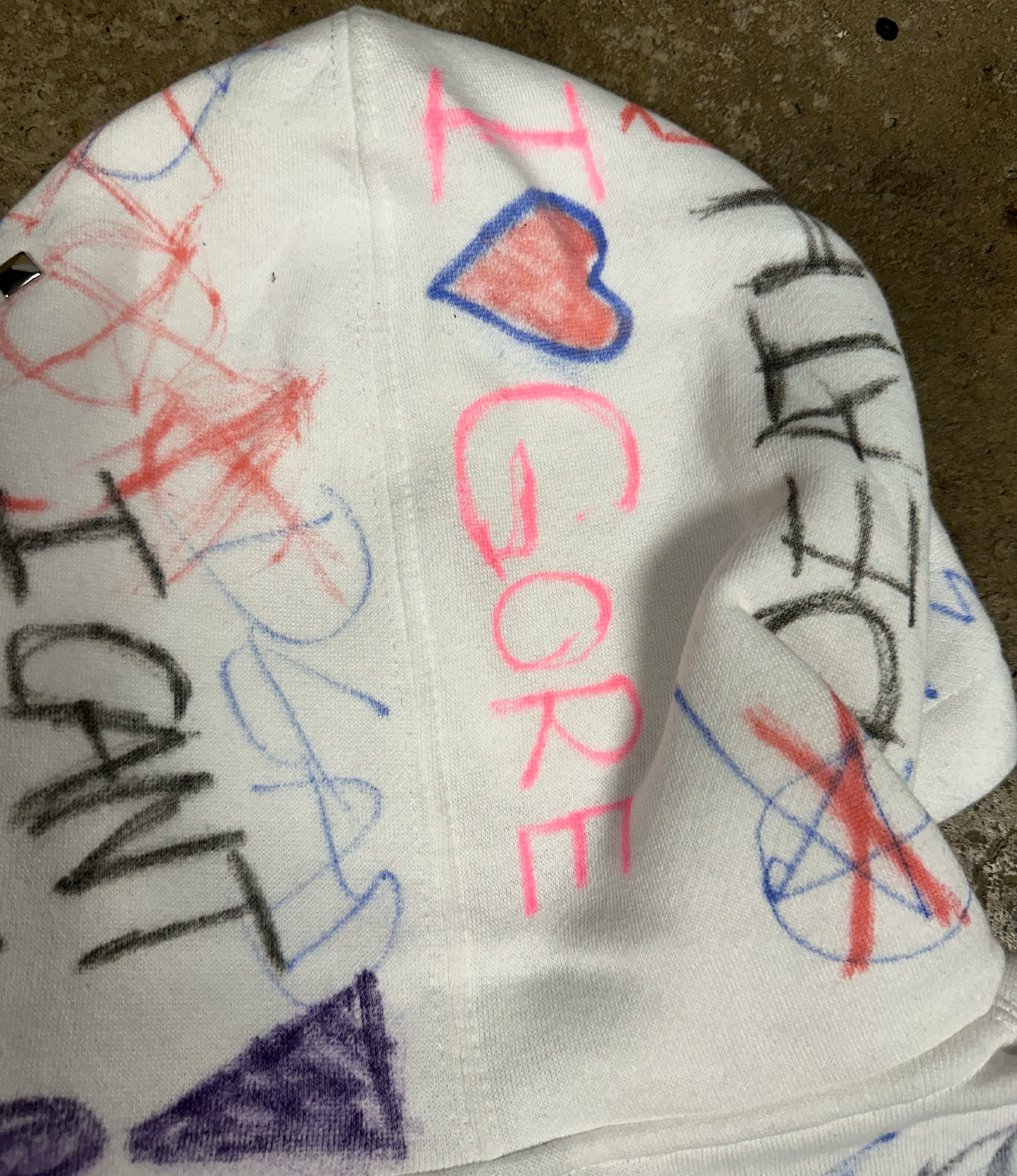 L : EXPLICIT GRAFFITI HOODIE