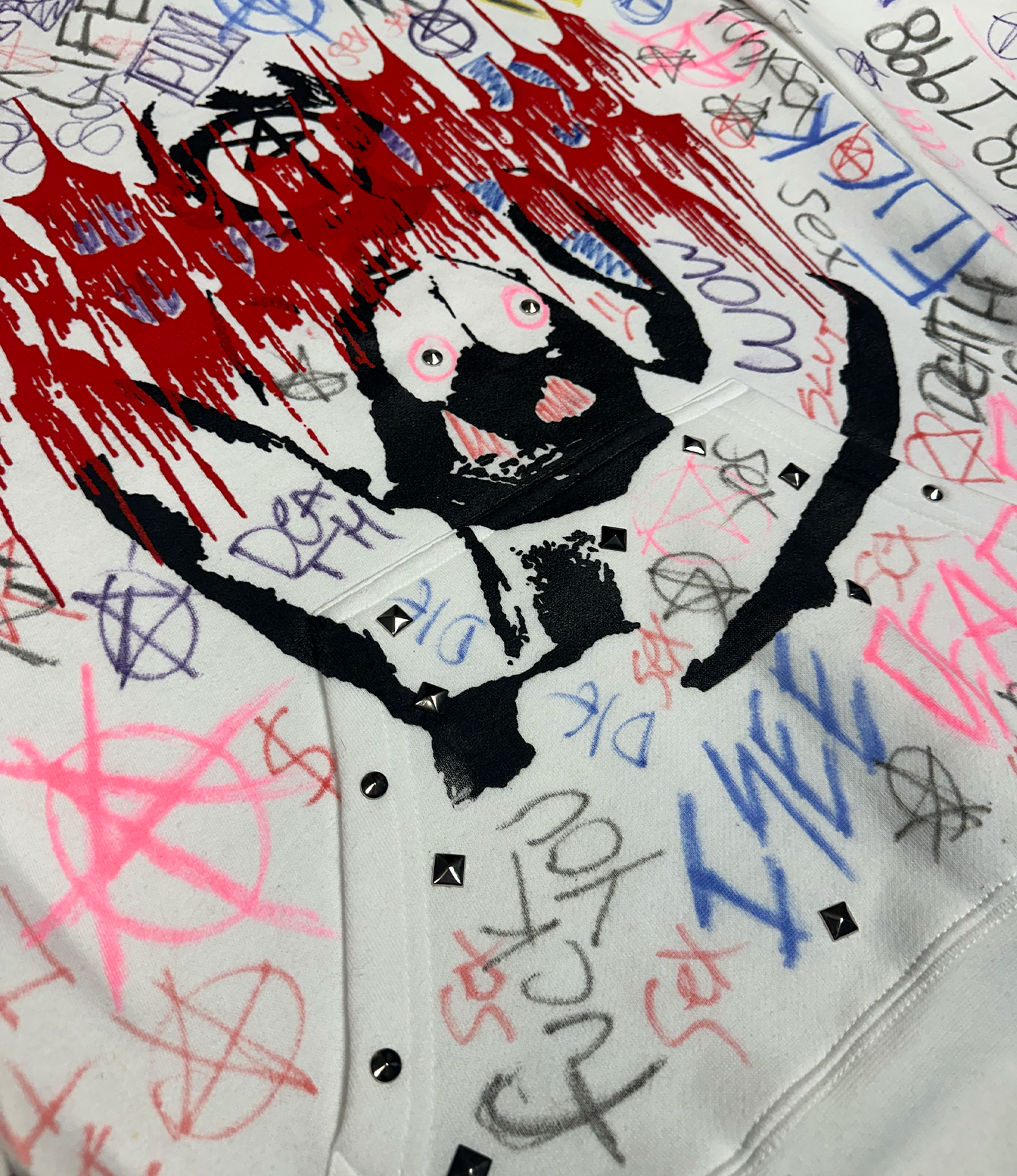 L : EXPLICIT GRAFFITI HOODIE