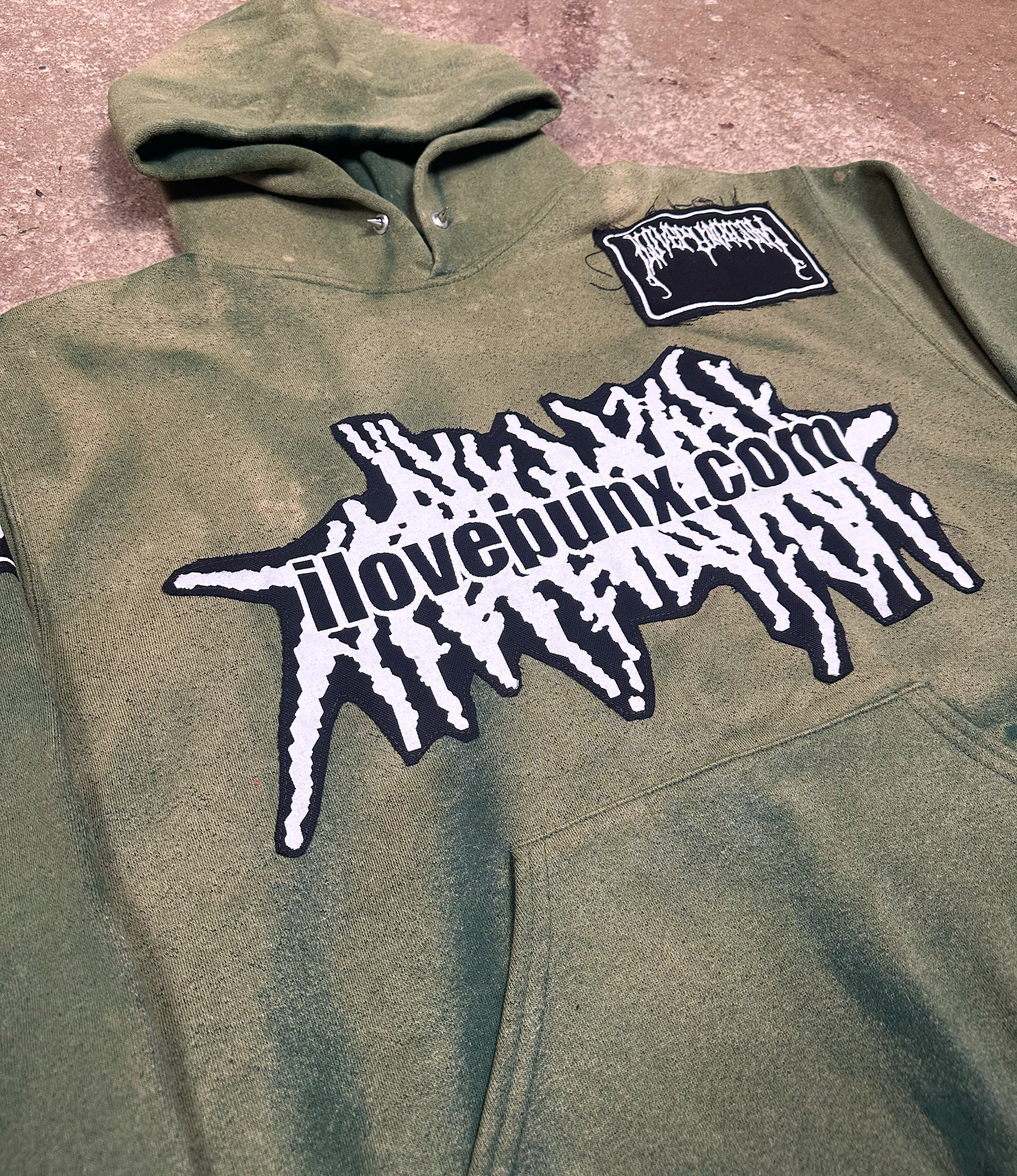 M : DYING LOGO HOODIE