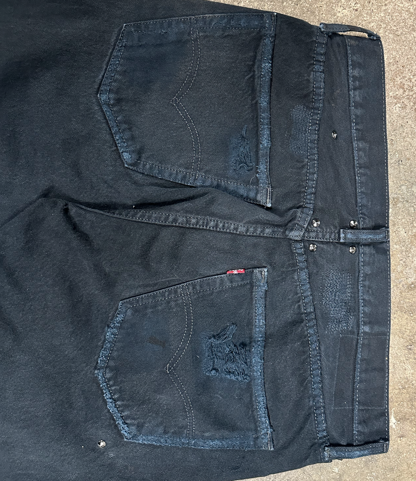34 X 32 : THRASHED AND REPAIRED DENIM