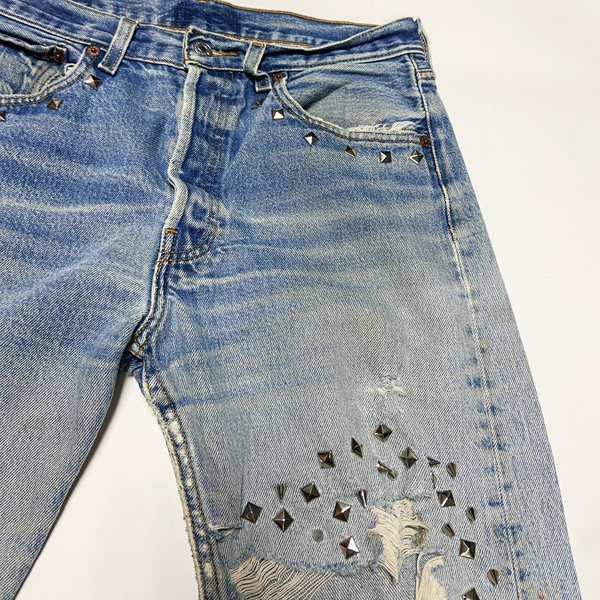 32 X 31 : ROADRASH STUDDED JEANS