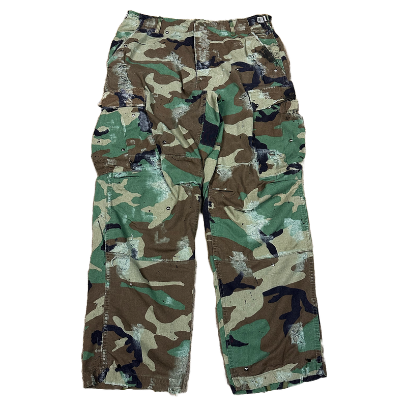 32 X 32: CAMO CARGOS