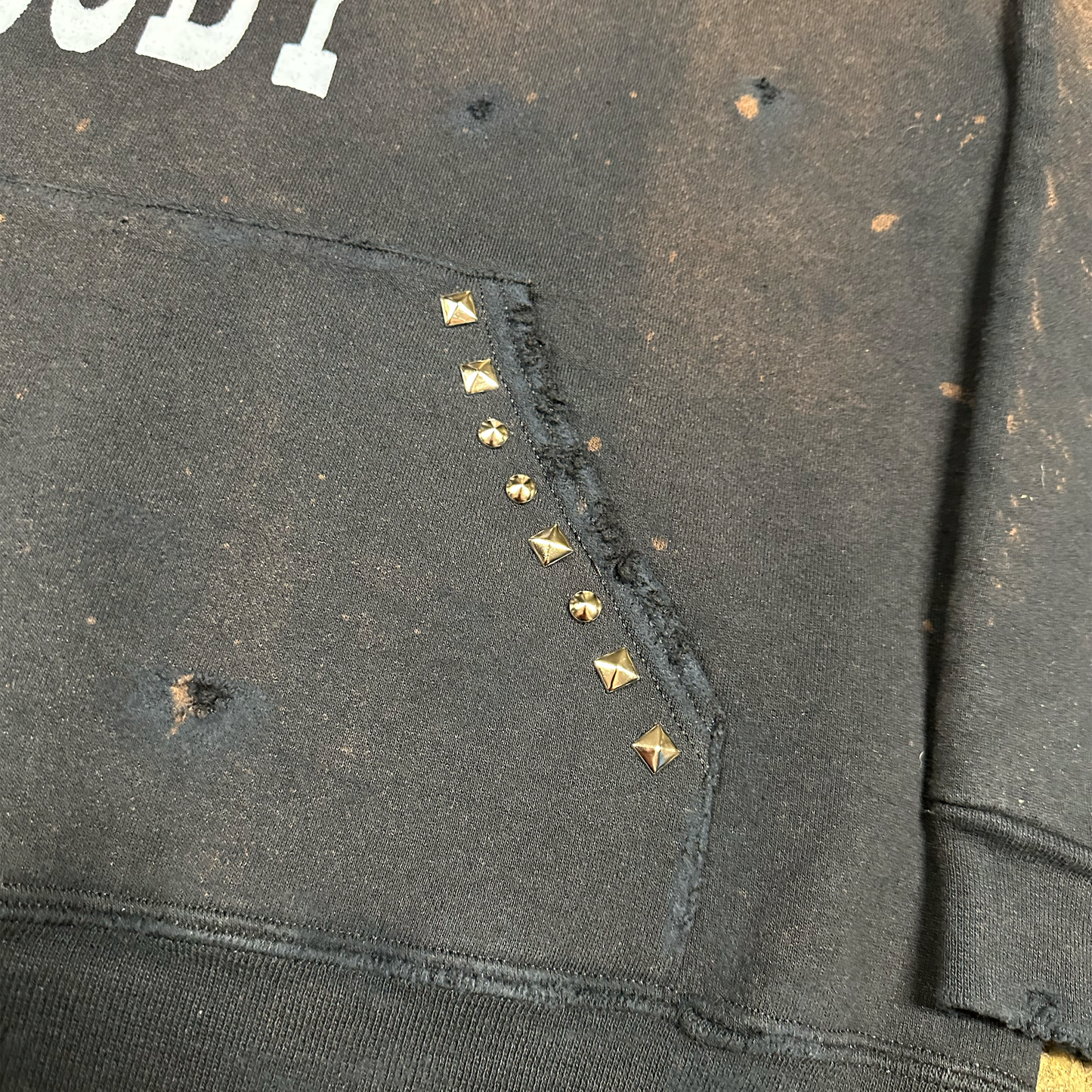 L : UNIDENTIFIED BODY HOODIE