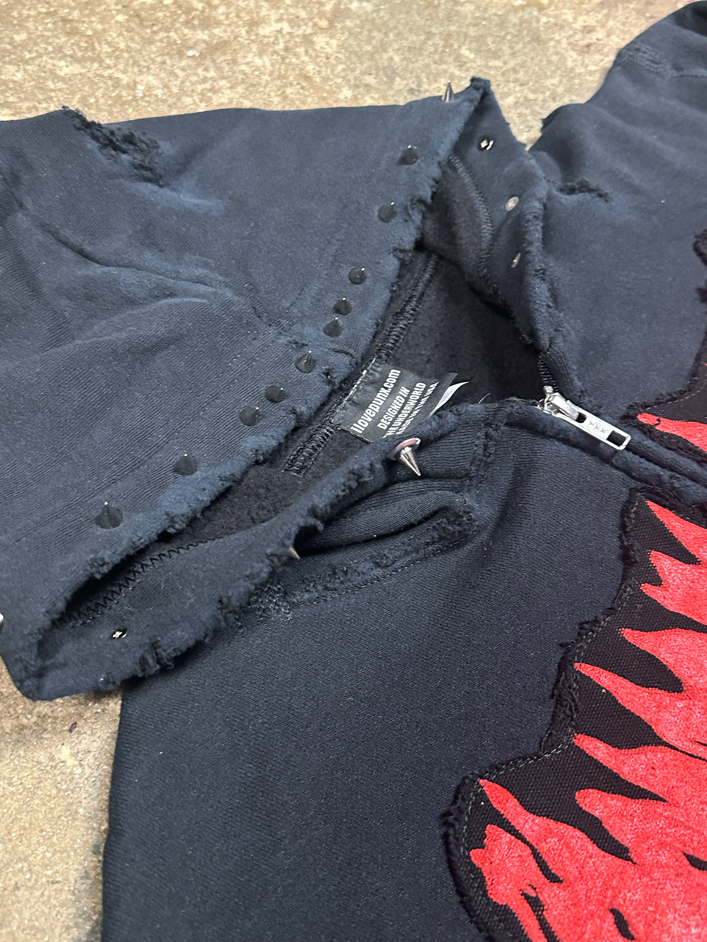 M : THRASHED & REPAIRED GORE ZIP UP