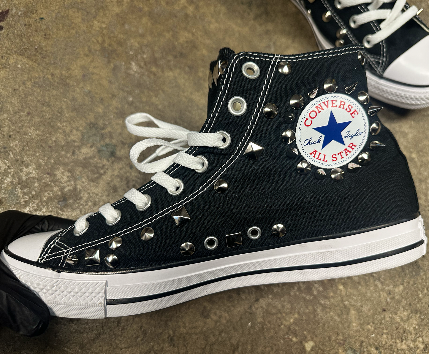 PUNX STUDDED CONVERSE