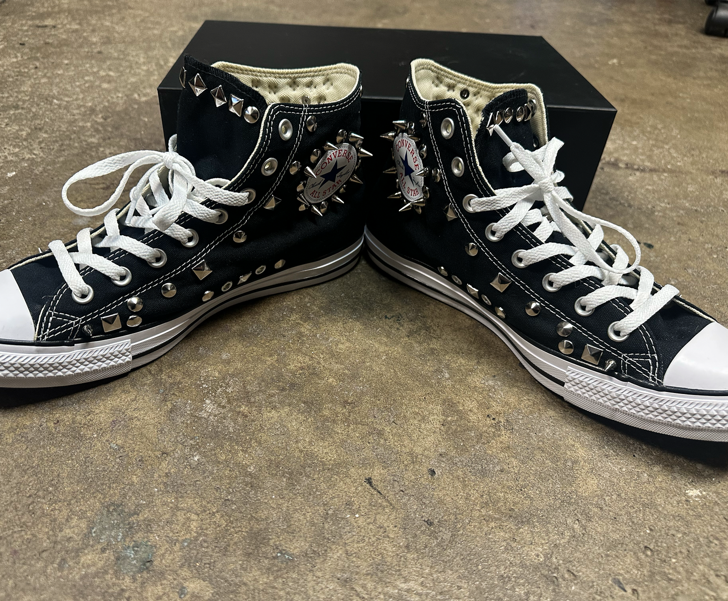 PUNX STUDDED CONVERSE